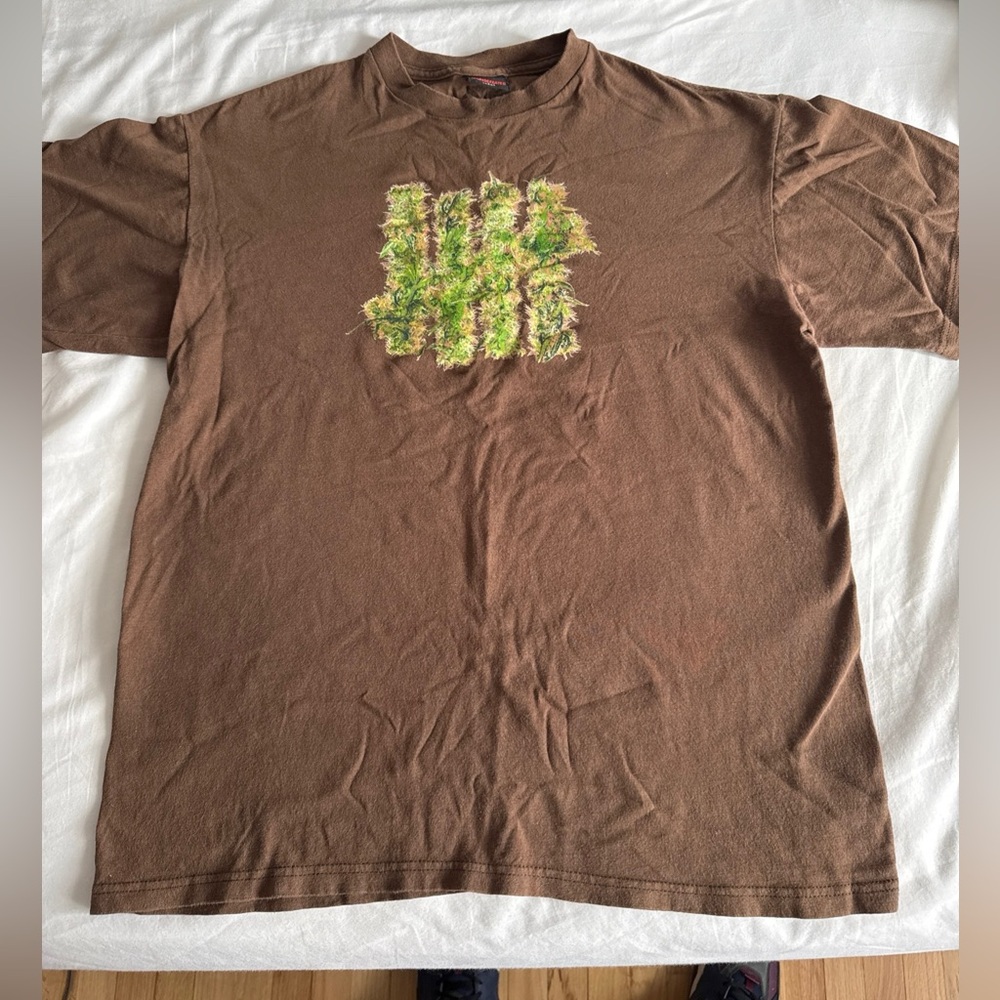 Undefeated Best buds five struck tshirt.